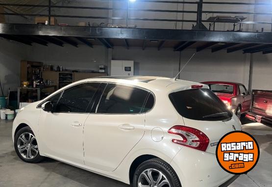 Autos - Peugeot 208 2016 Nafta 92000Km - En Venta