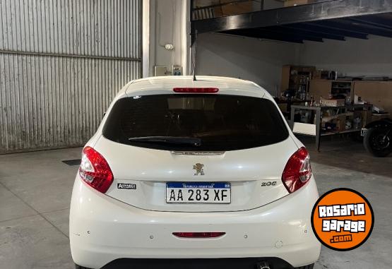 Autos - Peugeot 208 2016 Nafta 92000Km - En Venta