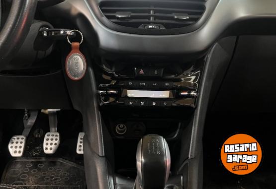 Autos - Peugeot 208 2016 Nafta 92000Km - En Venta