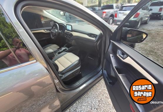 Camionetas - Ford KUGA TITANIUM HIBRIDA 4X4 2021 Electrico / Hibrido 110000Km - En Venta