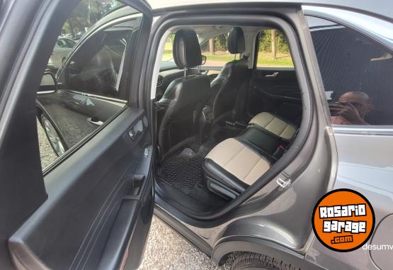 Camionetas - Ford KUGA TITANIUM HIBRIDA 4X4 2021 Electrico / Hibrido 110000Km - En Venta