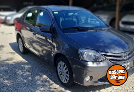 Autos - Toyota Etios 1.5 xls 2014 Nafta 90000Km - En Venta