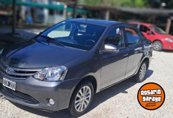 Autos - Toyota Etios 1.5 xls 2014 Nafta 90000Km - En Venta