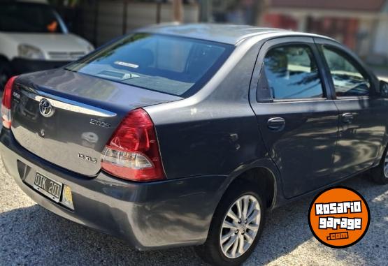 Autos - Toyota Etios 1.5 xls 2014 Nafta 90000Km - En Venta
