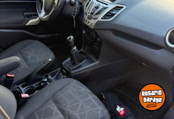 Autos - Ford Fiesta Titanium 2012 Nafta 110000Km - En Venta