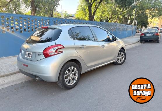 Autos - Peugeot 208 allure 2015 Nafta 90000Km - En Venta