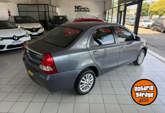 Autos - Toyota Etios XLS 2016 Nafta 124000Km - En Venta