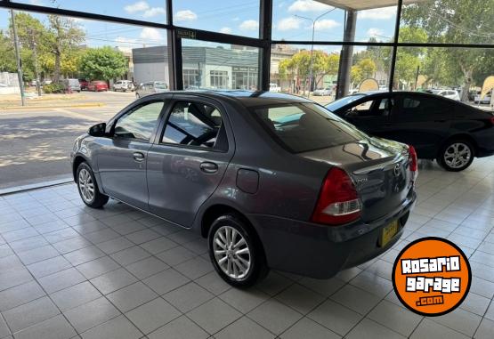 Autos - Toyota Etios XLS 2016 Nafta 124000Km - En Venta