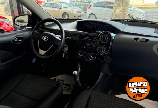 Autos - Toyota Etios XLS 2016 Nafta 124000Km - En Venta