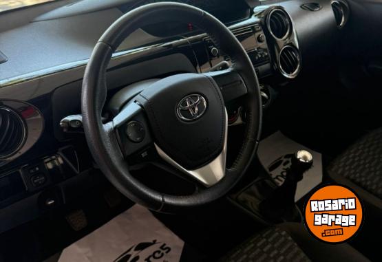 Autos - Toyota Etios XLS 2016 Nafta 124000Km - En Venta