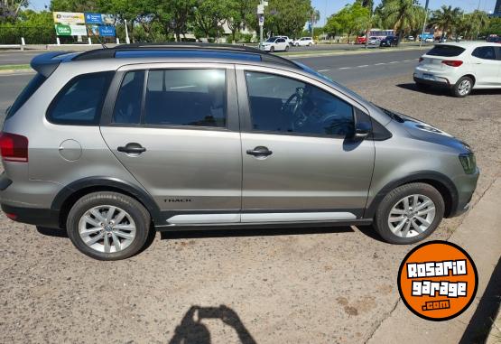 Autos - Volkswagen SURAN TRACK 1.6 2018 Nafta 61000Km - En Venta