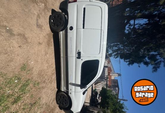 Utilitarios - Peugeot 2012 2012 Diesel 148000Km - En Venta