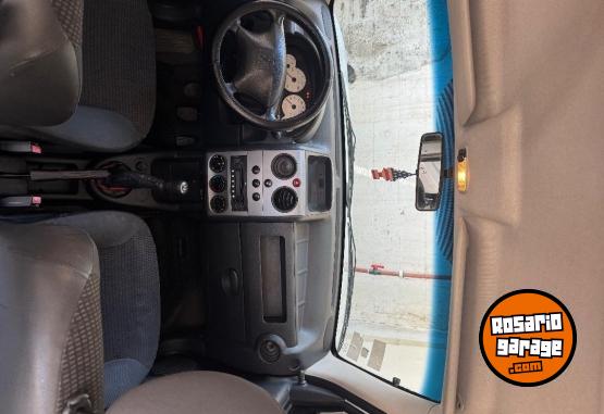 Utilitarios - Peugeot 2012 2012 Diesel 148000Km - En Venta