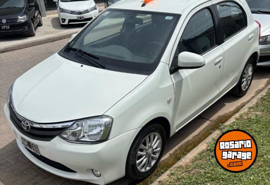 Autos - Toyota Etios 2014 Nafta 132000Km - En Venta