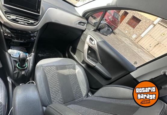 Autos - Peugeot 208 2018 Nafta 45000Km - En Venta