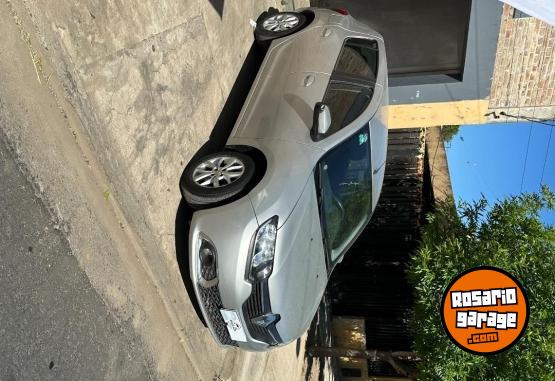 Autos - Renault Sandero 2017 Nafta 128500Km - En Venta