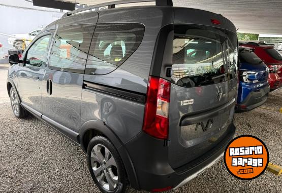 Utilitarios - Renault Kangoo Stepway 1.6 2025 Nafta 0Km - En Venta