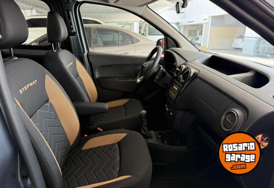 Utilitarios - Renault Kangoo Stepway 1.6 2025 Nafta 0Km - En Venta