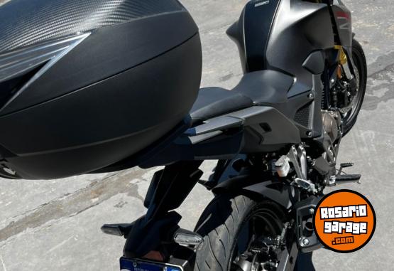 Motos - Honda CB 300 2025 Nafta 300Km - En Venta