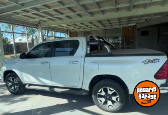 Camionetas - Toyota Hilux SRX 4x4 2.8 2019 Diesel 73500Km - En Venta