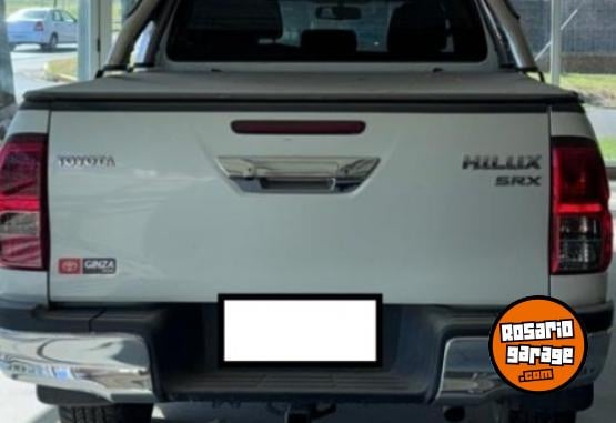 Camionetas - Toyota Hilux SRX 4x4 2.8 2019 Diesel 73500Km - En Venta