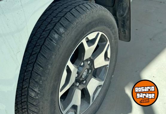 Camionetas - Toyota Hilux SRX 4x4 2.8 2019 Diesel 73500Km - En Venta