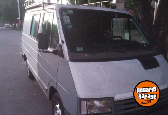 Utilitarios - Renault Trafic 1993 Nafta 111111Km - En Venta