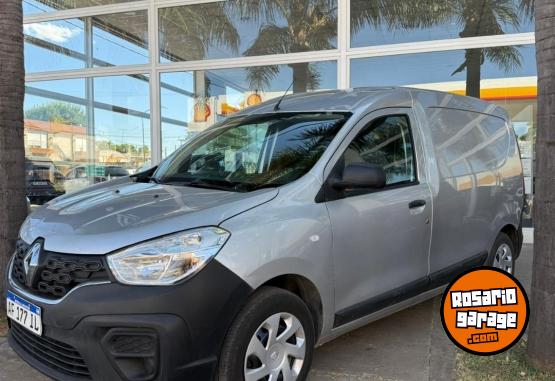 Utilitarios - Renault Kangoo 2022 Nafta 57000Km - En Venta