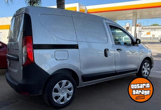 Utilitarios - Renault Kangoo 2022 Nafta 57000Km - En Venta