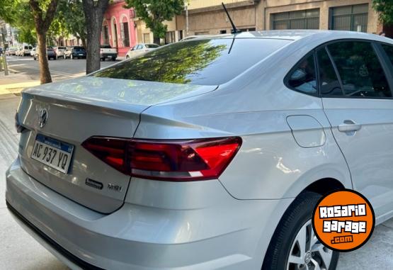 Autos - Volkswagen Virtus 2018 Nafta 110000Km - En Venta