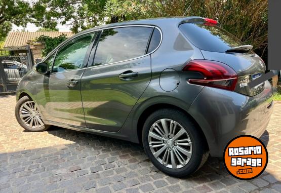 Autos - Peugeot 208 2019 Nafta 230000Km - En Venta