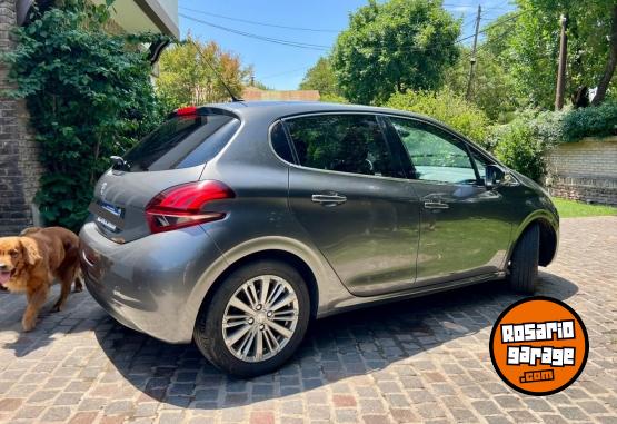 Autos - Peugeot 208 2019 Nafta 230000Km - En Venta