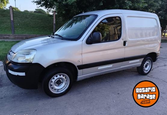 Utilitarios - Peugeot PARNERT FURGON 2011 Nafta 173260Km - En Venta