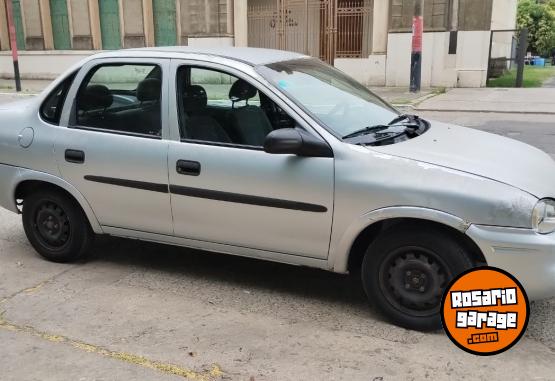 Autos - Chevrolet CORSA GL AIRE Y DIREECION 2005 GNC 220000Km - En Venta