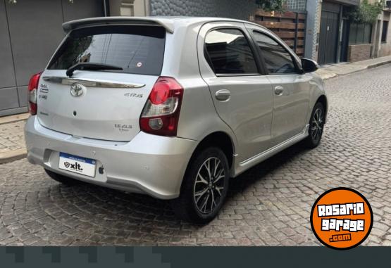 Autos - Toyota Etios xls 2020 Nafta 98000Km - En Venta