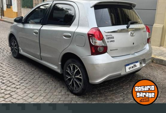 Autos - Toyota Etios xls 2020 Nafta 98000Km - En Venta