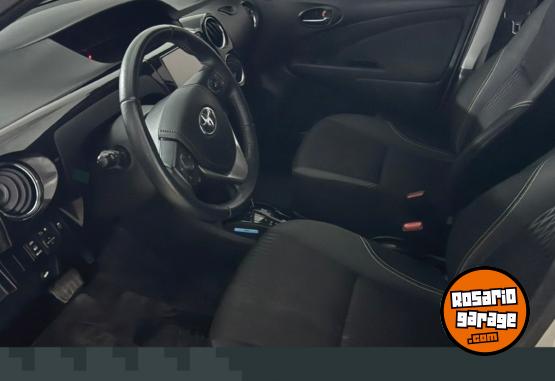 Autos - Toyota Etios xls 2020 Nafta 98000Km - En Venta