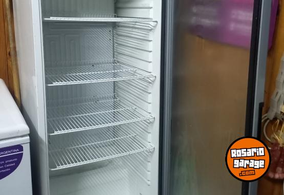 Electrónica - Heladera exibidora BRIKET - En Venta