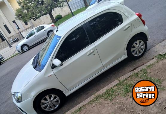 Autos - Toyota Etios xls caja 6ta titula 2017 Nafta 99000Km - En Venta