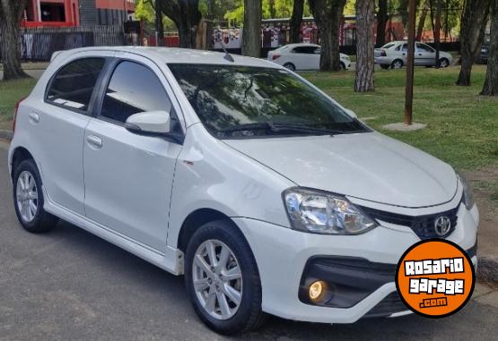 Autos - Toyota Etios xls caja 6ta titula 2017 Nafta 99000Km - En Venta