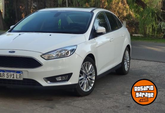 Autos - Ford Focus 2.0 SE plus power 2017 Nafta 125000Km - En Venta