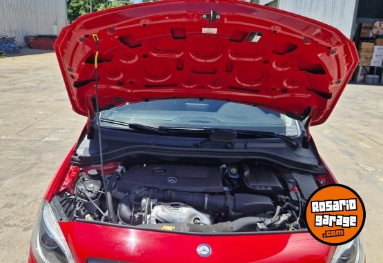 Autos - Mercedes Benz B200 2013 Nafta 75120Km - En Venta