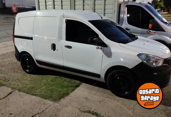 Utilitarios - Renault kangoo 2019 Nafta 140000Km - En Venta