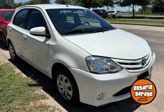 Autos - Toyota Etios XS 2016 Nafta 119000Km - En Venta
