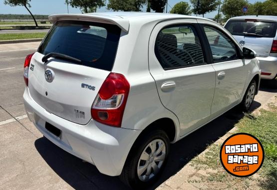 Autos - Toyota Etios XS 2016 Nafta 119000Km - En Venta