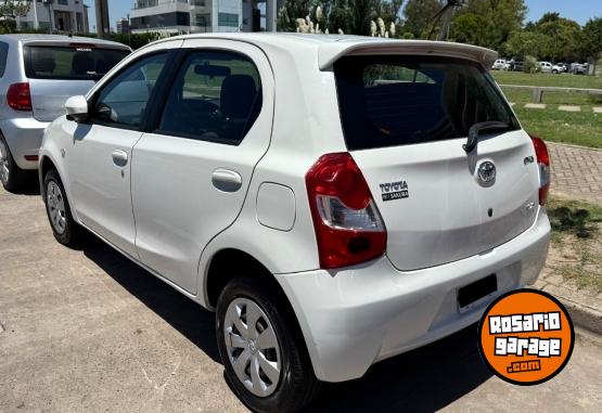 Autos - Toyota Etios XS 2016 Nafta 119000Km - En Venta
