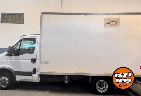 Camiones y Gr�as - CAPA AUTOMOTORES - En Venta