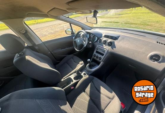 Autos - Peugeot 308 2013 Nafta 130000Km - En Venta