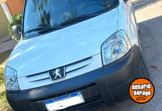 Utilitarios - Peugeot Partner 2020 Diesel 140000Km - En Venta