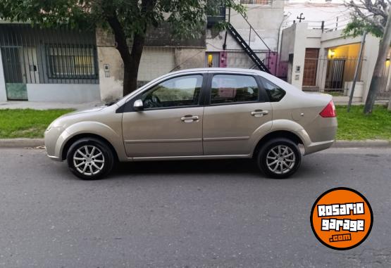 Autos - Ford Fiesta Max Edge Plus 2007 GNC 261000Km - En Venta